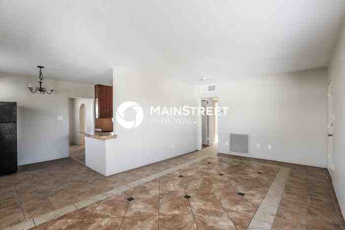3434 E Polk St - Photo 4 of 17