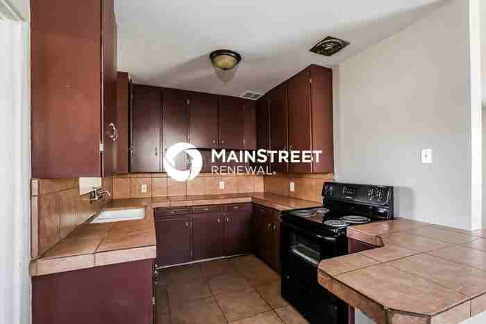 3434 E Polk St - Photo 6 of 17