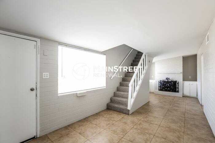 3434 E Polk St - Photo 7 of 17