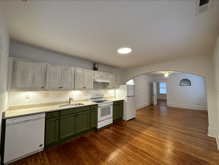 1110 Glenwood Ave #B - Photo 3 of 13