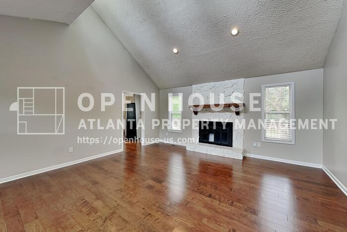 1168 Norfolk Dr Nw - Photo 4 of 22