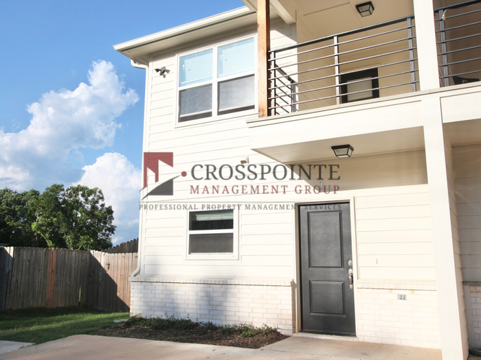 307 Henry St #05 - Photo 3 of 27