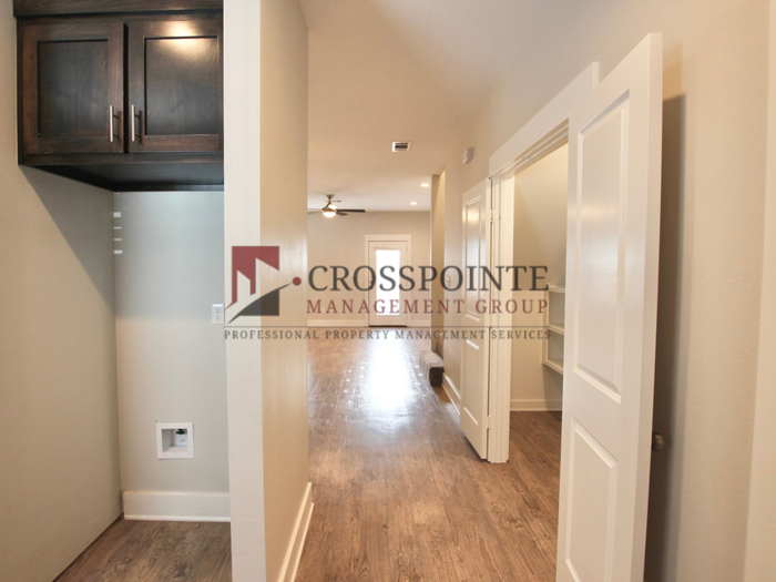 307 Henry St #05 - Photo 4 of 27