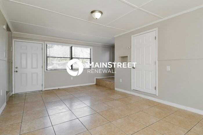 7104 Pellias Rd - Photo 4 of 16