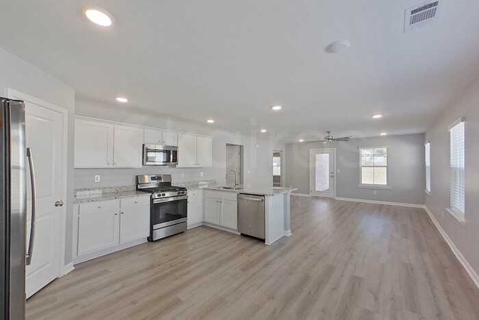 132 Denise Dr - Photo 2 of 22