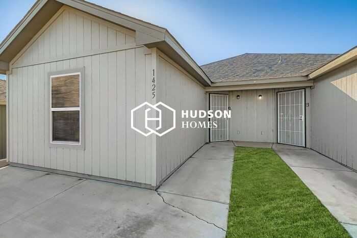 1425 Nw 16th Ave #A - Photo 3 of 14