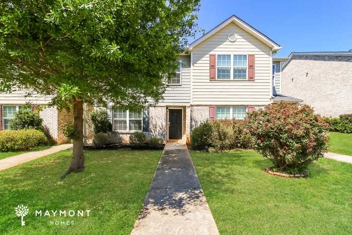 1535 Hydrangea Ln