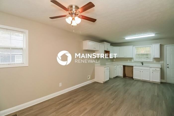 2162 Rachael St Se - Photo 4 of 17