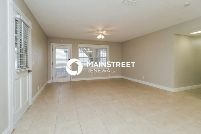 759 Baywood Cir - Photo 3 of 16