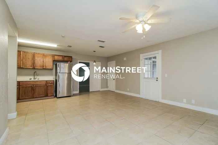 759 Baywood Cir - Photo 4 of 16