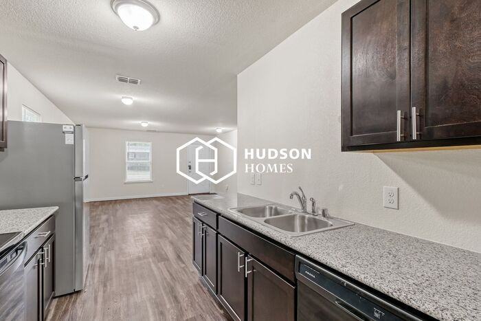 1618 Gale Dr - Photo 7 of 14