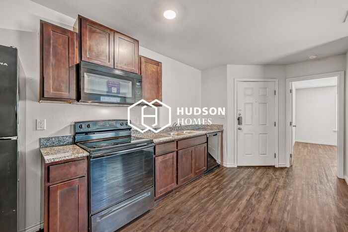 134 E 11th St - Photo 4 of 14