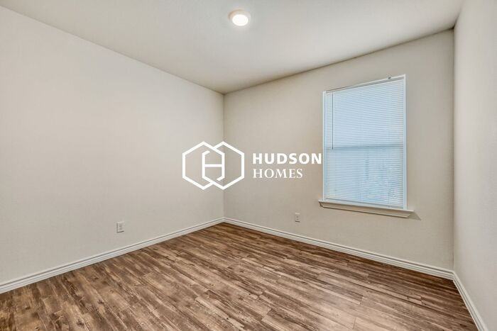 134 E 11th St - Photo 6 of 14