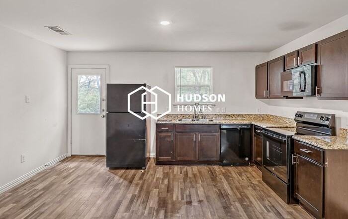 5336 Cottey St - Photo 6 of 14