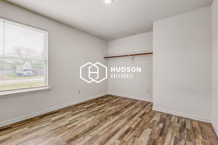 5336 Cottey St - Photo 7 of 14