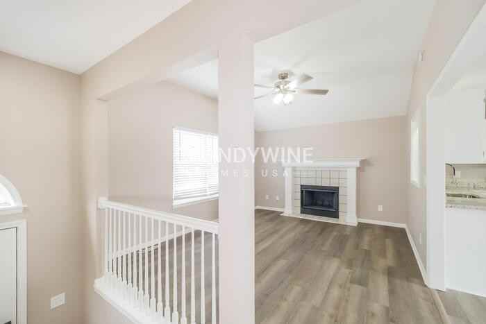918 Se Kingscross Rd - Photo 2 of 26
