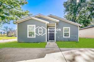 featured image of 1729 N Gaston Ave