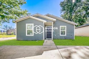 1729 N Gaston Ave - Photo 1 of 1