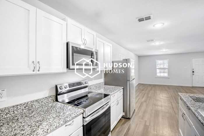 1729 N Gaston Ave - Photo 6 of 14