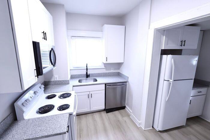 991 Diana Ave - Photo 4 of 14