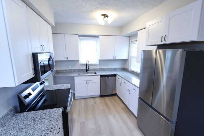 686 East Ave - Photo 4 of 19