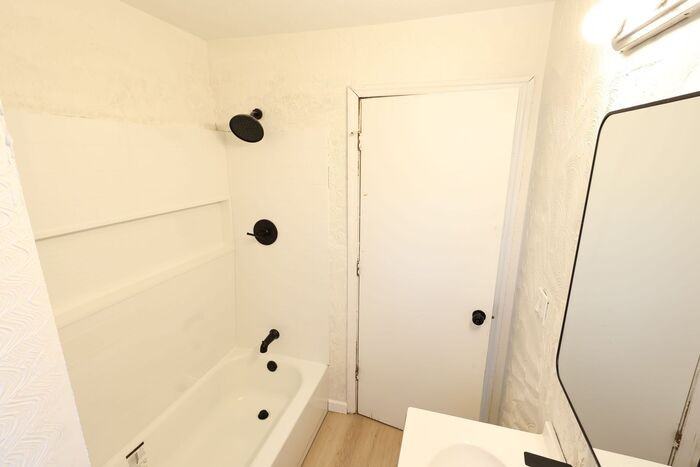 686 East Ave - Photo 7 of 19