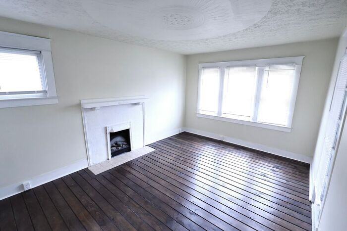 555 Brittain Rd - Photo 2 of 17