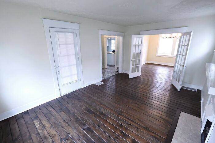 555 Brittain Rd - Photo 3 of 17