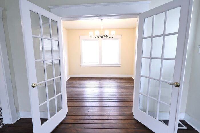 555 Brittain Rd - Photo 4 of 17