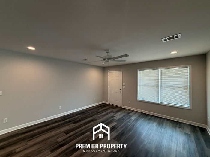 4418 Easthaven Cir - Photo 2 of 19