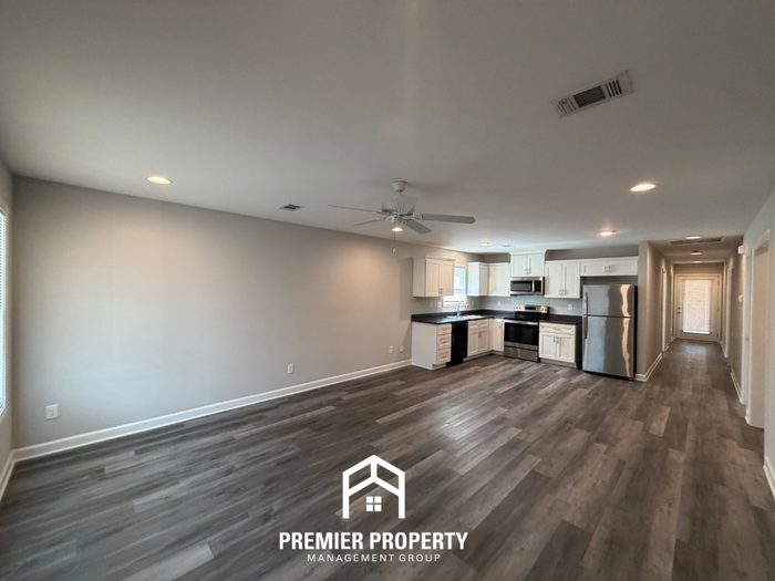 4418 Easthaven Cir - Photo 3 of 19