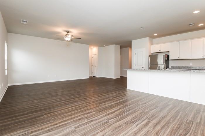 113 Shire Dr - Photo 4 of 13