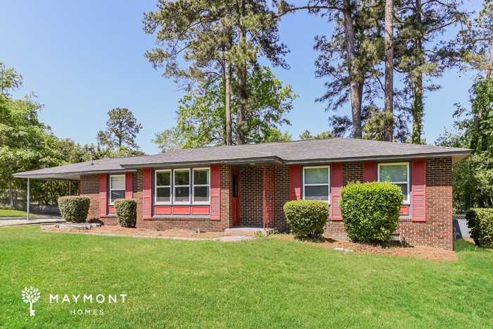 3005 Pinewood Dr - Photo 2 of 3