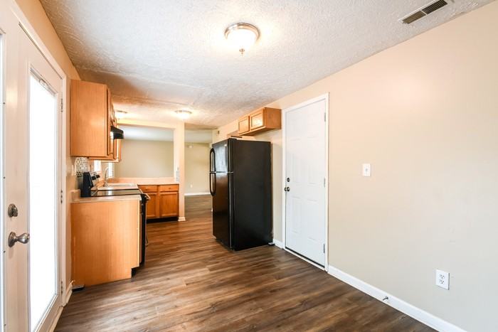 907 Coolee Ln - Photo 6 of 10