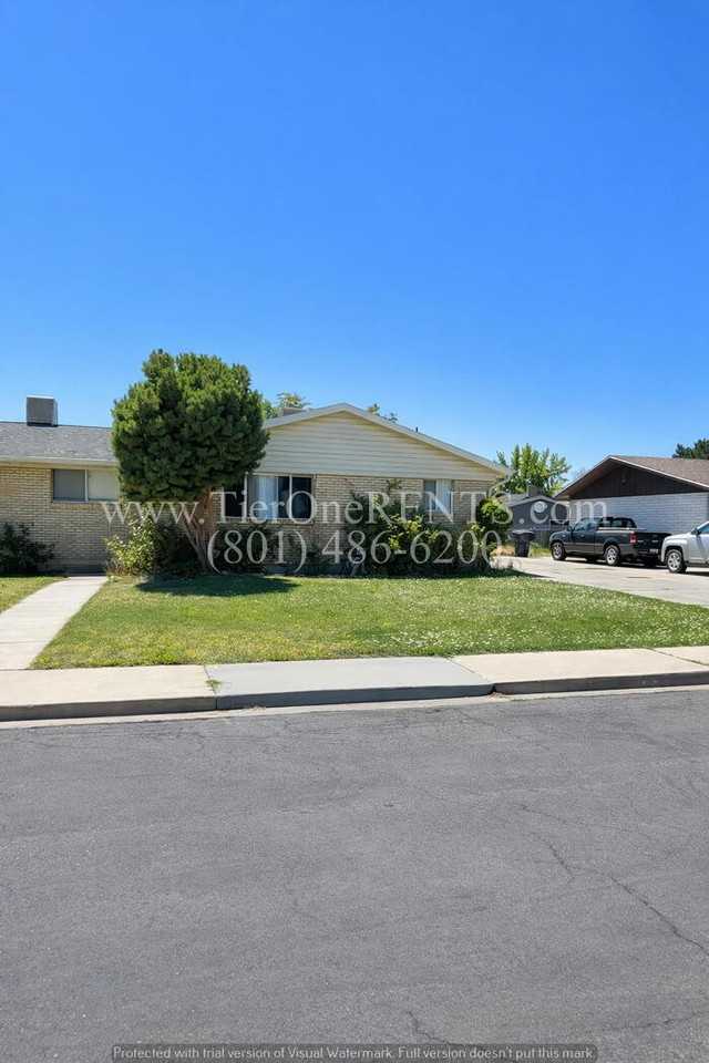 263 W 270 N #263