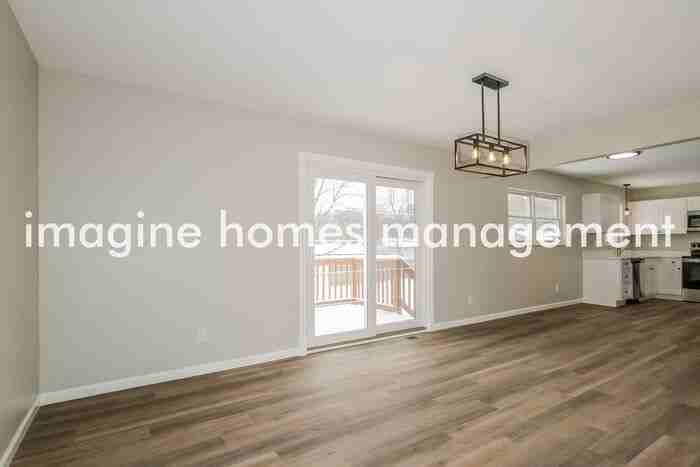 2162 Meadow Dr - Photo 5 of 20