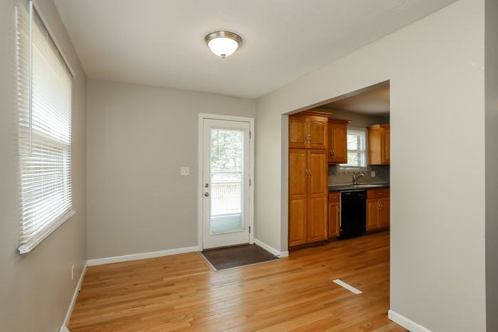 909 Ridge Dr - Photo 3 of 10