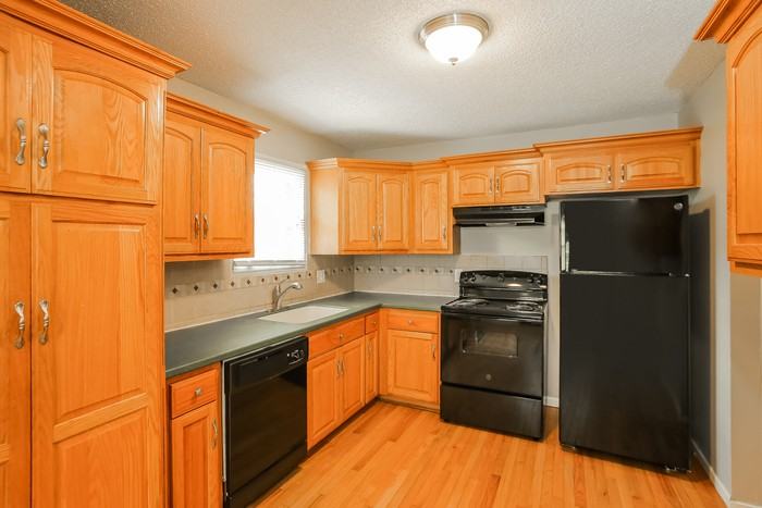 909 Ridge Dr - Photo 4 of 10