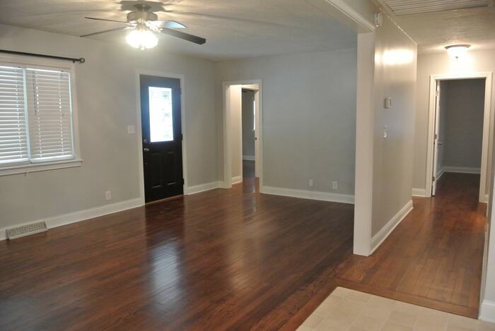 455 S Taylor Ave - Photo 5 of 20