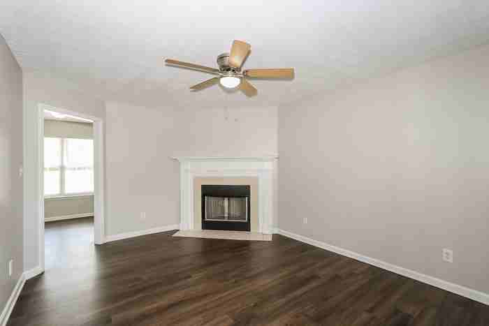 2806 Dearing Dr - Photo 5 of 11