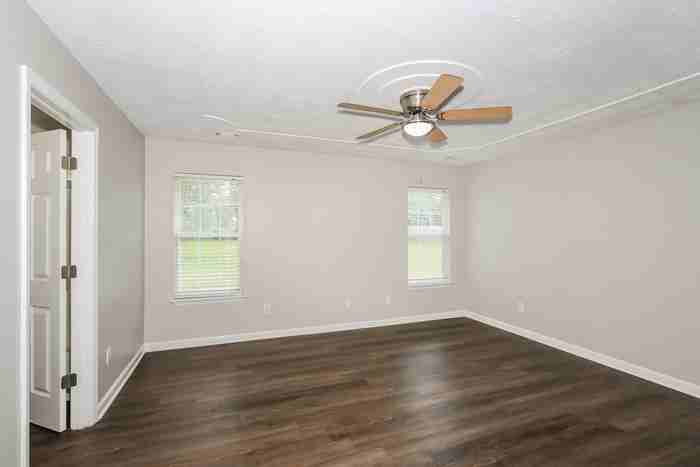 2806 Dearing Dr - Photo 6 of 11