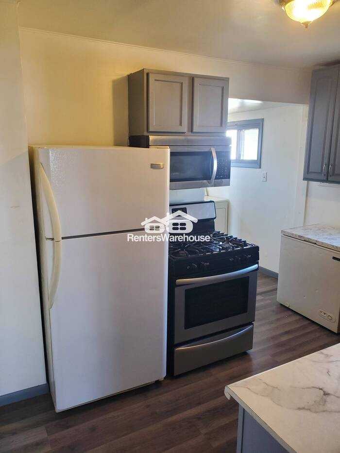 4311 Humboldt Ave N - Photo 6 of 16