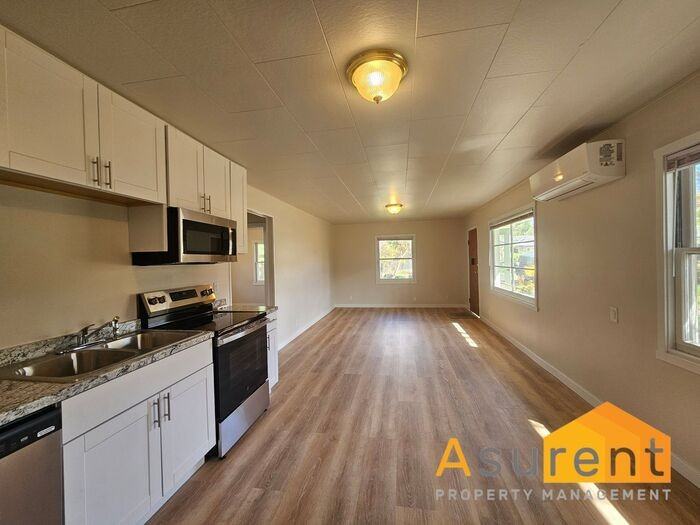 641 Park St - Photo 4 of 14