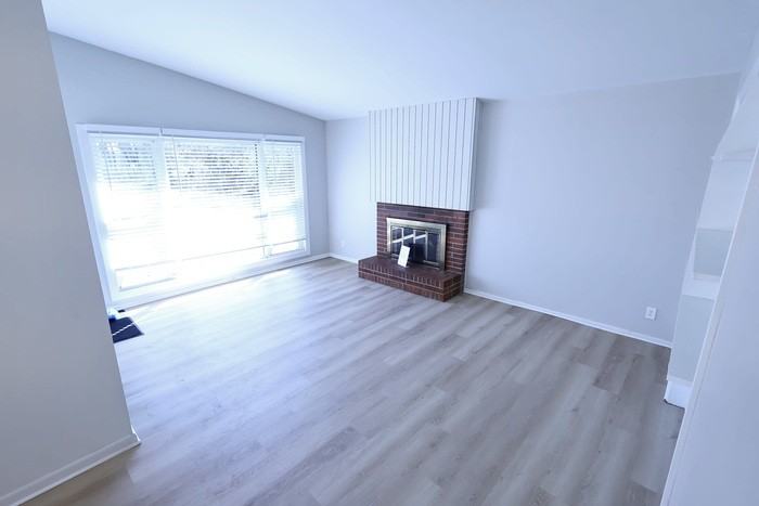 1859 Delia Ave - Photo 2 of 11