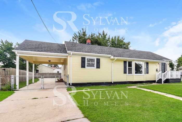 521 Weaver Cir - Photo 3 of 16