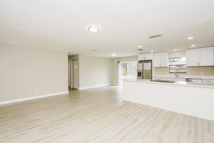 3409 Silver Palm Dr - Photo 3 of 15