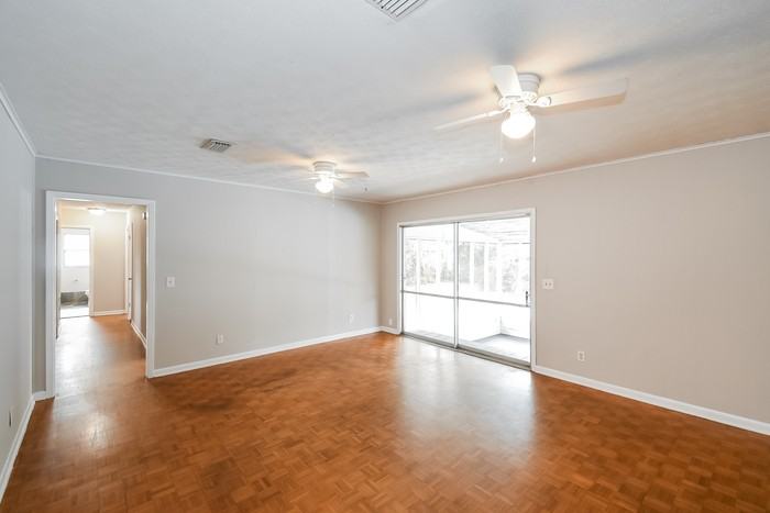 2742 Holly Ridge Dr - Photo 3 of 20