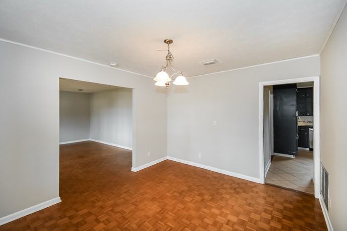 2742 Holly Ridge Dr - Photo 4 of 20