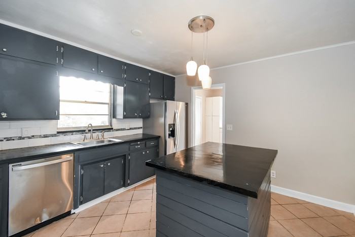 2742 Holly Ridge Dr - Photo 6 of 20