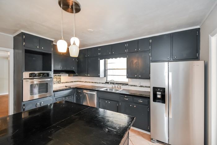 2742 Holly Ridge Dr - Photo 7 of 20